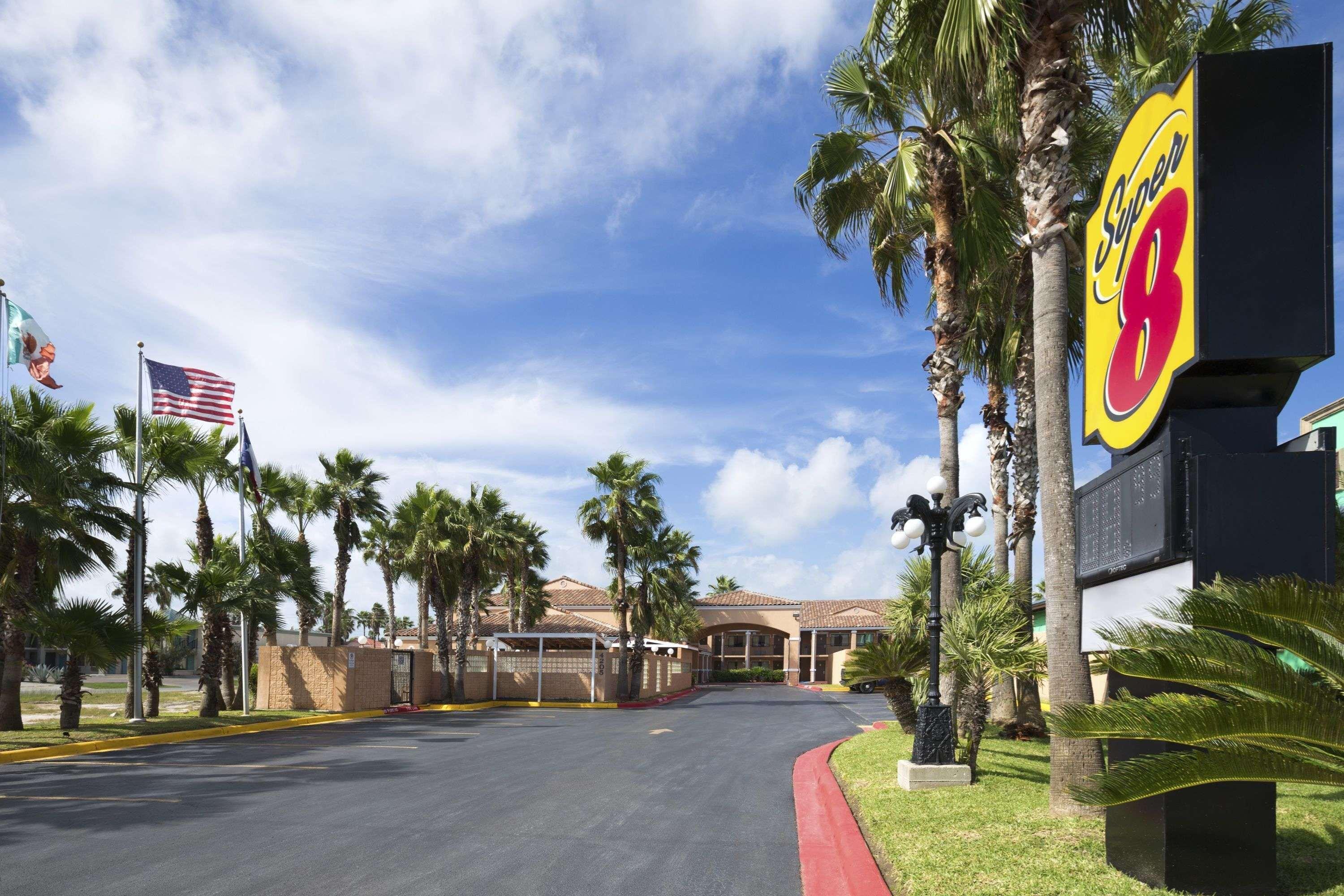 Hotel Super 8 By Wyndham South Padre Island Exterior foto