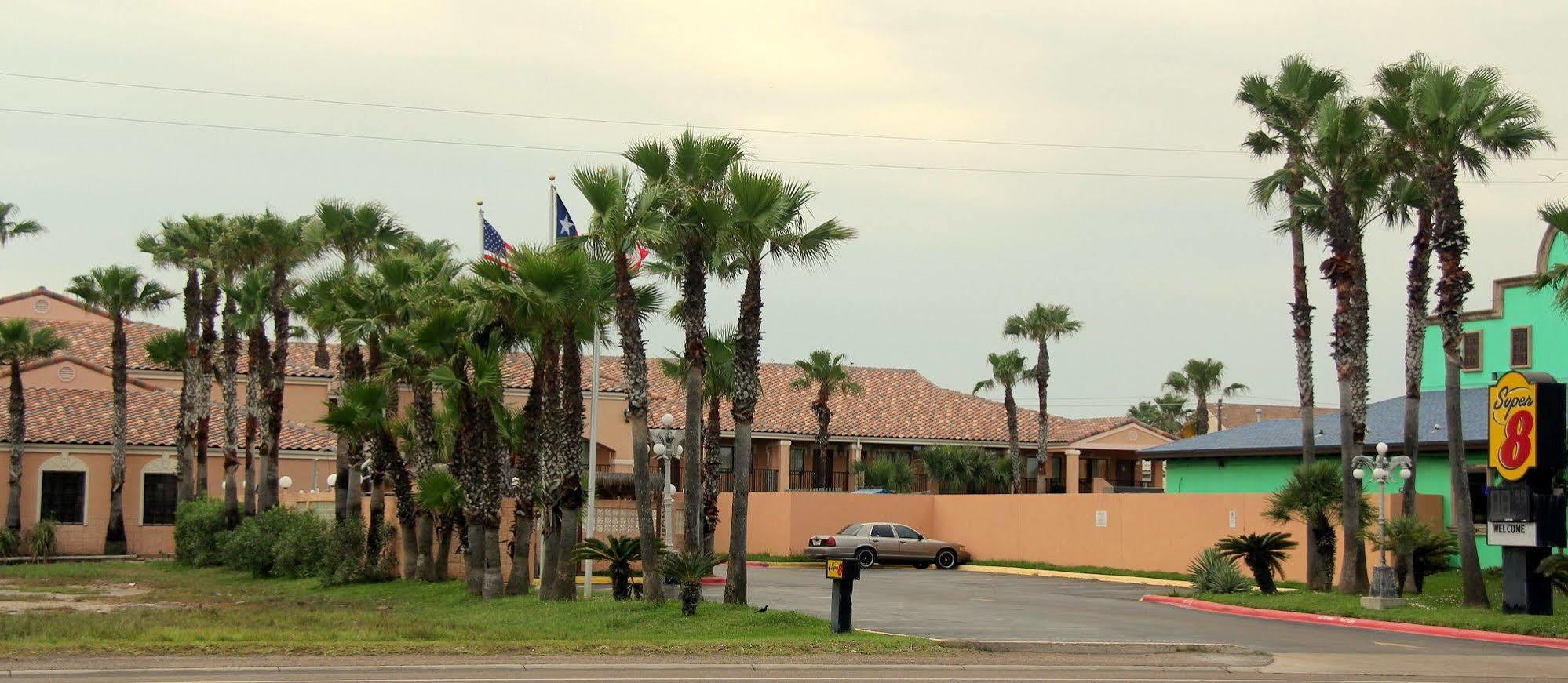 Hotel Super 8 By Wyndham South Padre Island Exterior foto